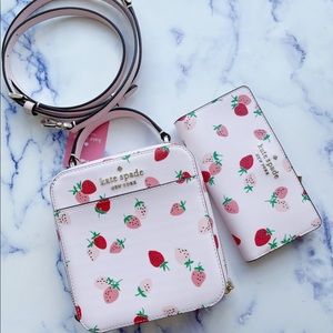 Bundle♠️Kate Spade Strawberries Crossbody & Wallet